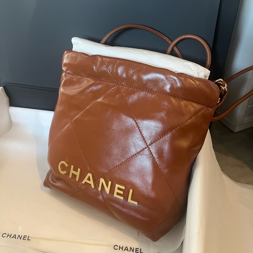 22 mini dark brown caramel  brand new never used